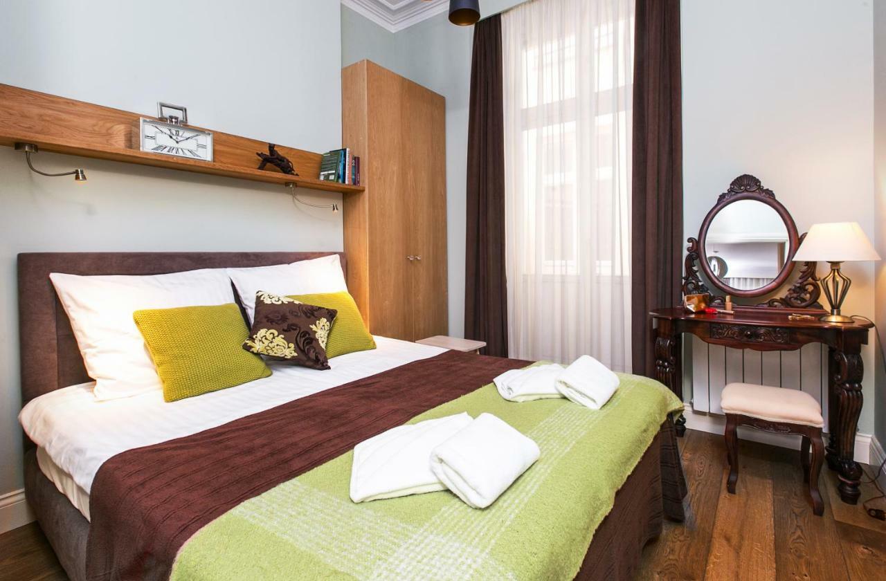 Old Town Brigue Apartment By Otium Kraków Exteriör bild